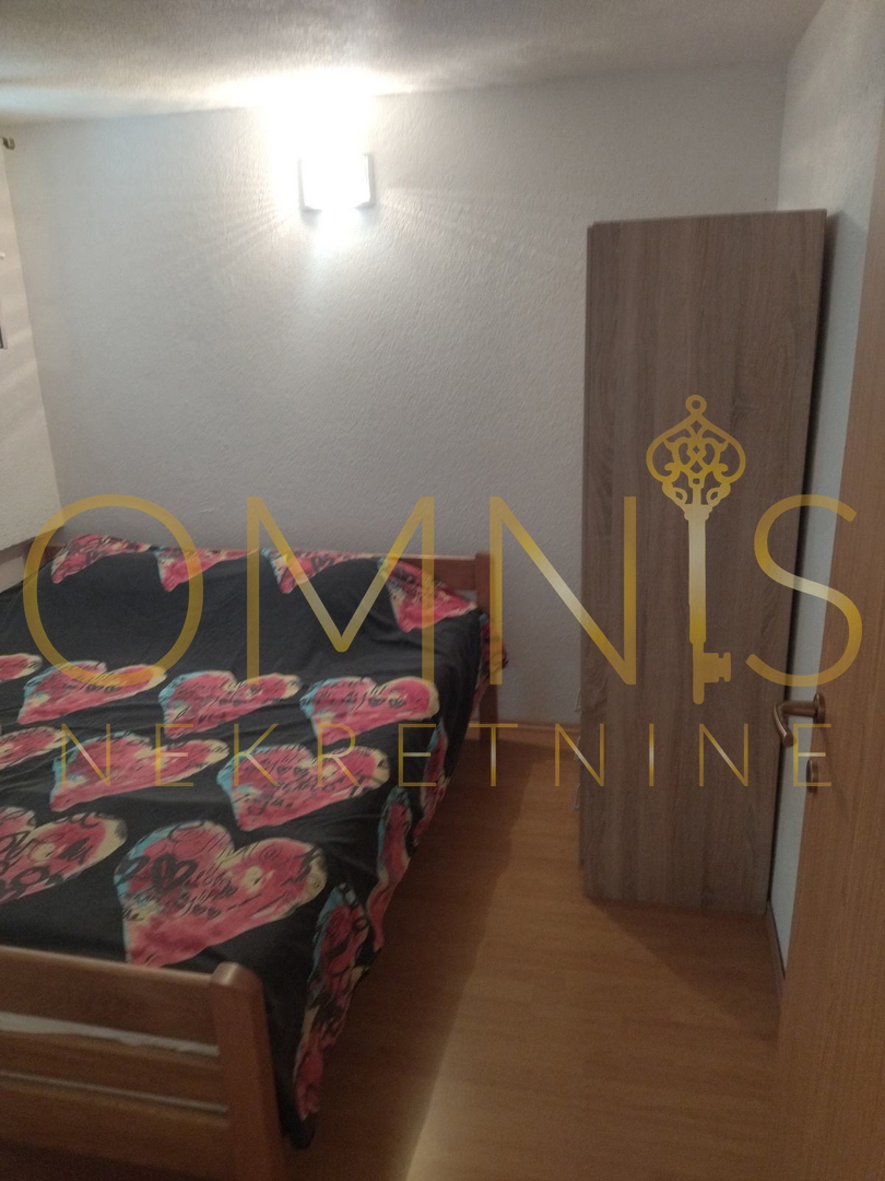 Novi Vinodolski, stanovanje 75 m2, 3 sobe + dnevna soba, prodaja!