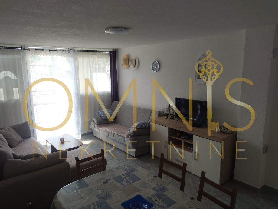 Novi Vinodolski, stanovanje 75 m2, 3 sobe + dnevna soba, prodaja!