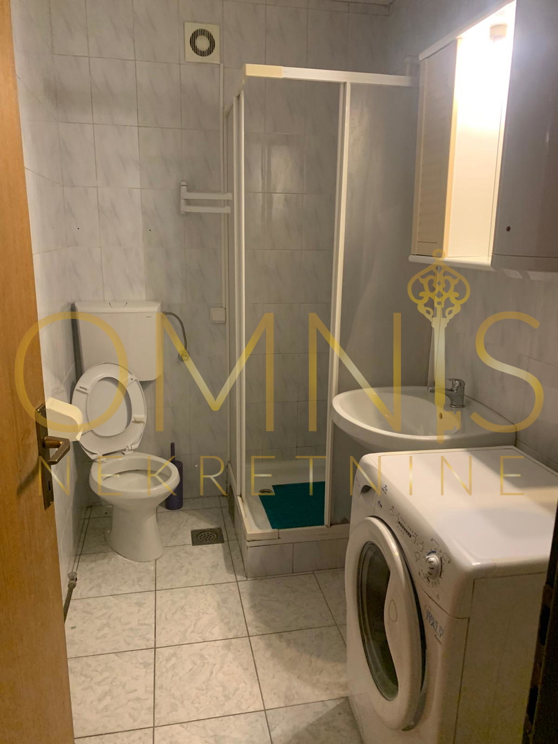 Trosobno stanovanje Pobri, 70 m², garaža