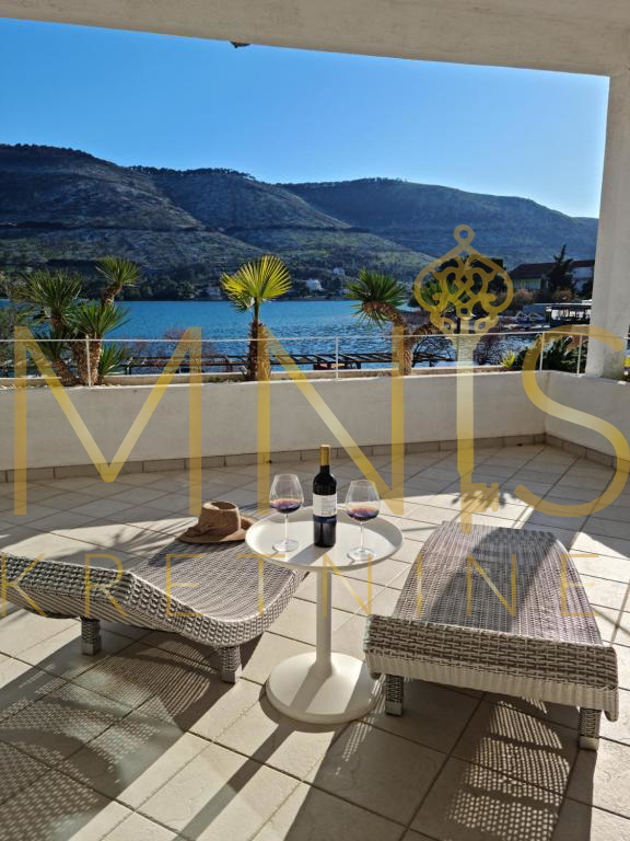 GREBAŠTICA – MINI HOTEL PRVI TRAVNIK OB MORJU! 534 m² Z BAZENOM IN RESTAVRACIJO