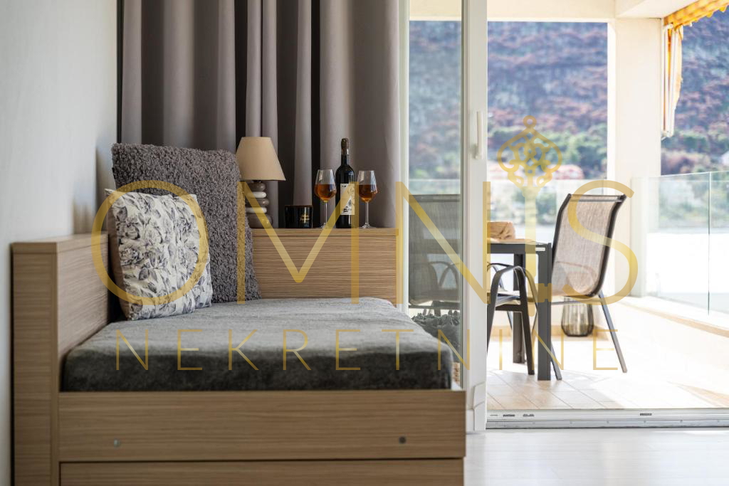 GREBAŠTICA – MINI HOTEL PRVI TRAVNIK OB MORJU! 534 m² Z BAZENOM IN RESTAVRACIJO