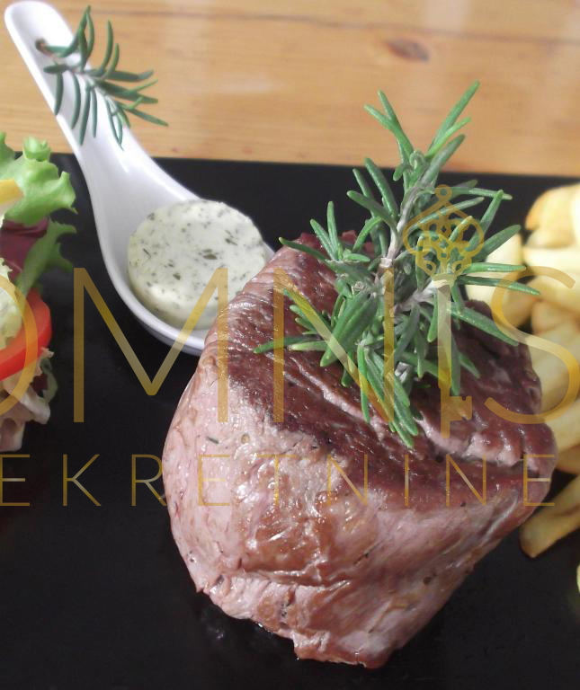 GREBAŠTICA – MINI HOTEL PRVI TRAVNIK OB MORJU! 534 m² Z BAZENOM IN RESTAVRACIJO