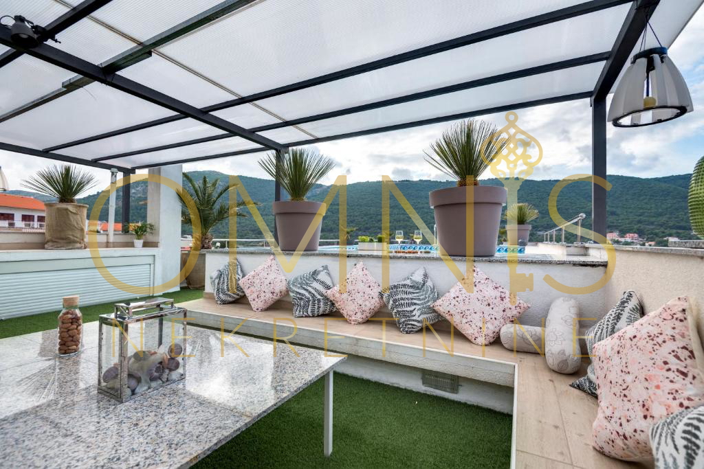 GREBAŠTICA – MINI HOTEL PRVI TRAVNIK OB MORJU! 534 m² Z BAZENOM IN RESTAVRACIJO