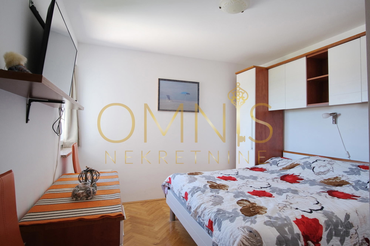 OTOK KRK – KLIMNO, trisobno stanovanje 60 m² z razgledom na morje, 300 m od plaže