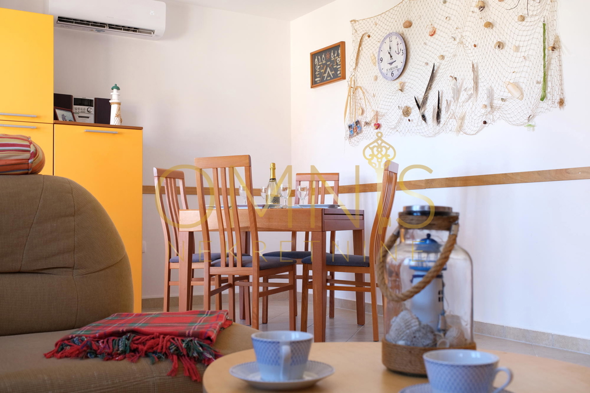 OTOK KRK – KLIMNO, trisobno stanovanje 60 m² z razgledom na morje, 300 m od plaže