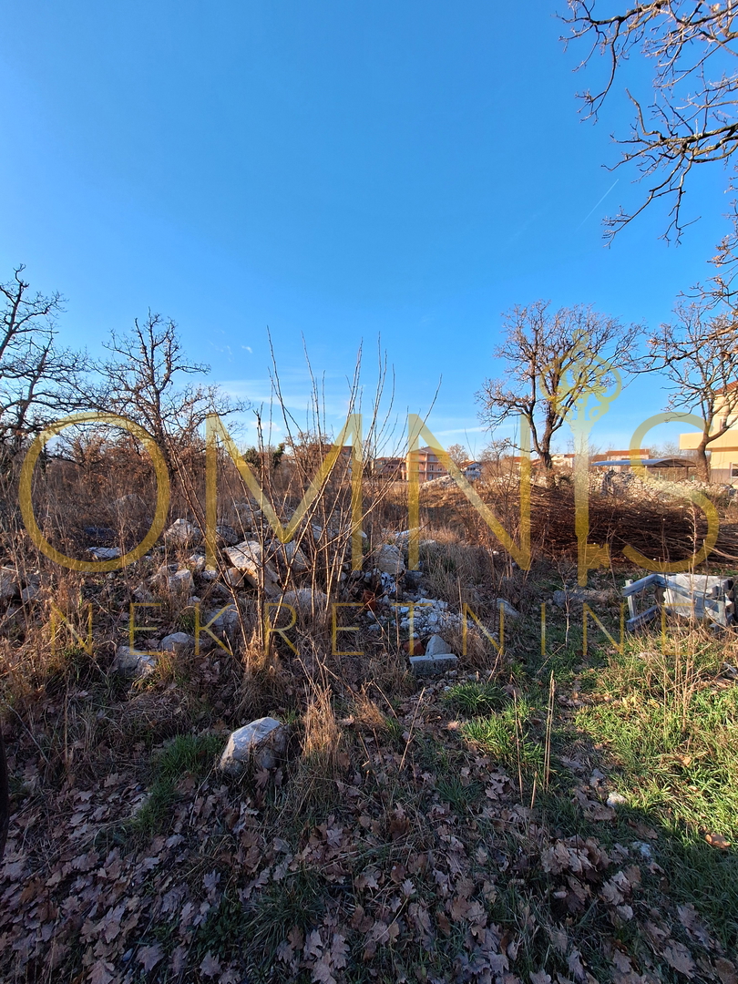 Viškovo - gradbeno zemljišče 805 m2