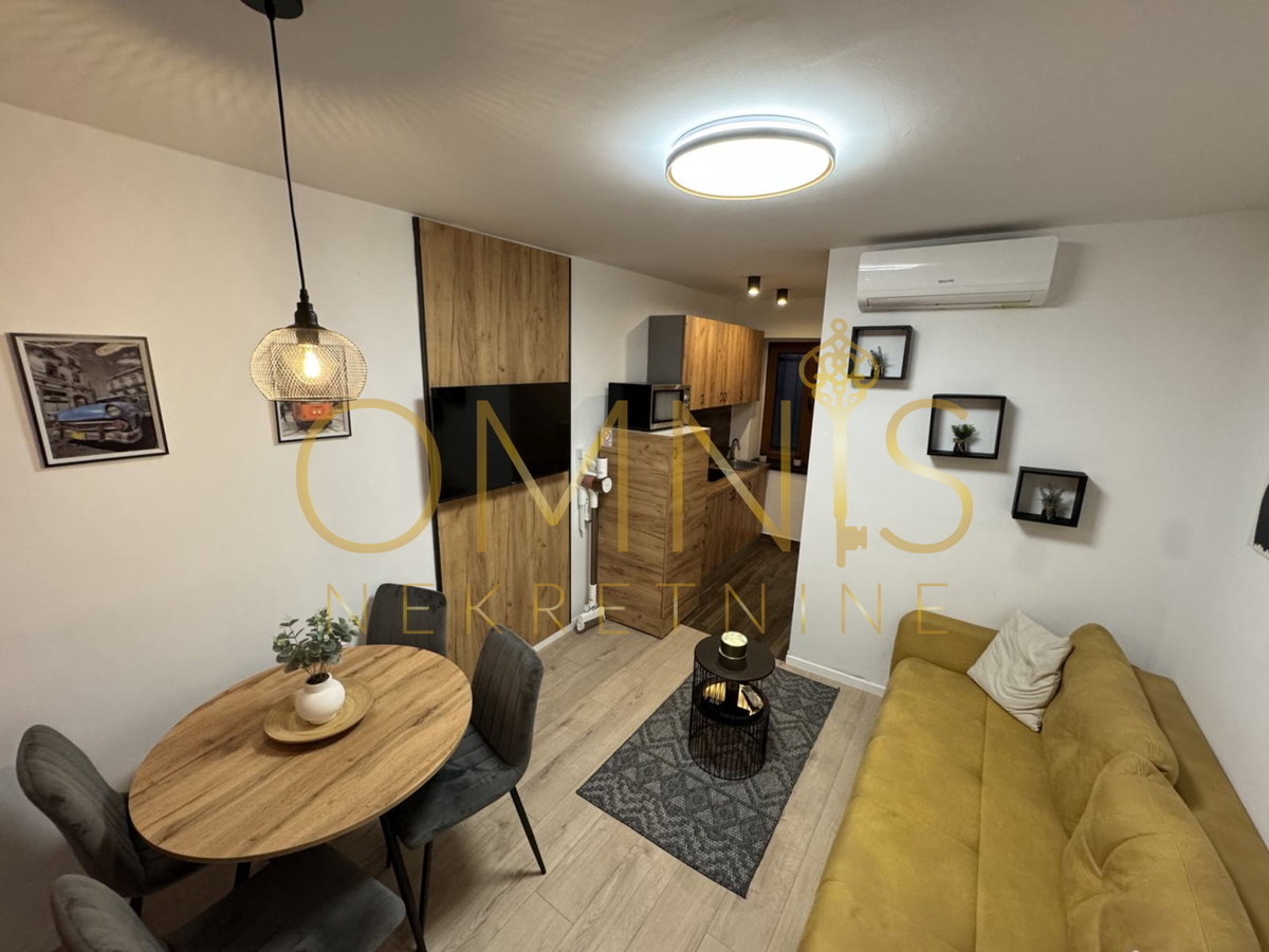Prodaja: Dve popolnoma urejeni stanovanji v središču Reke, Korzo – 82 m²