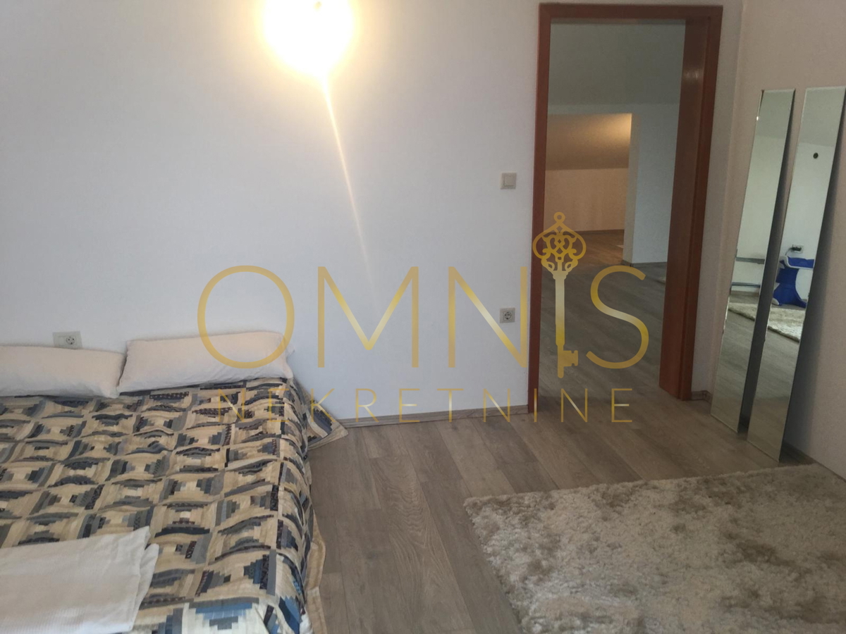 OPATIJA – DVONADSTROPNO STANOVANJE V VILI S PANORAMSKIM RAZGLEDOM NA MORJE