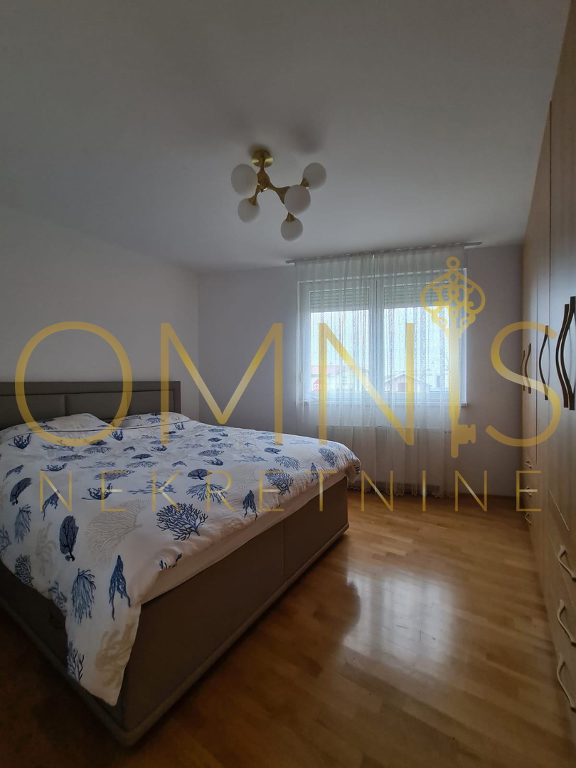 Rijeka, Donja Drenova – sodobno trisobno stanovanje 79 m² z ložo