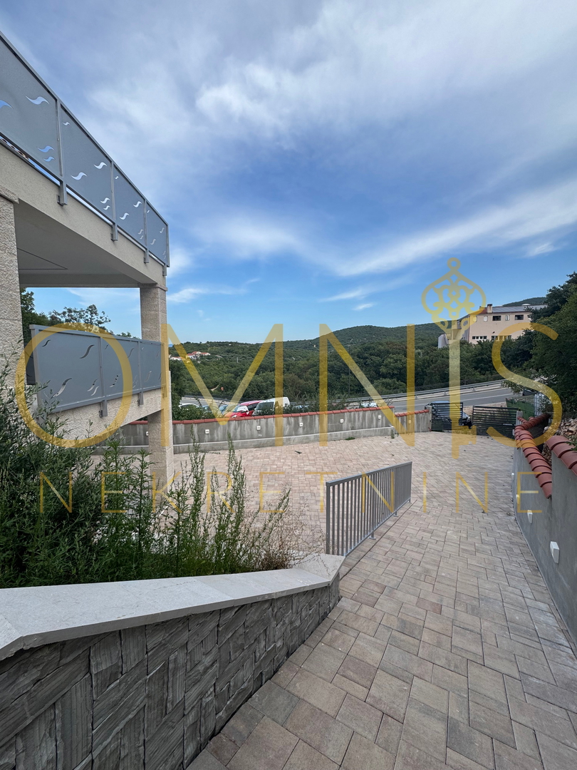 Vrbnik, otok Krk – moderna hiša s bazenom in vrtom