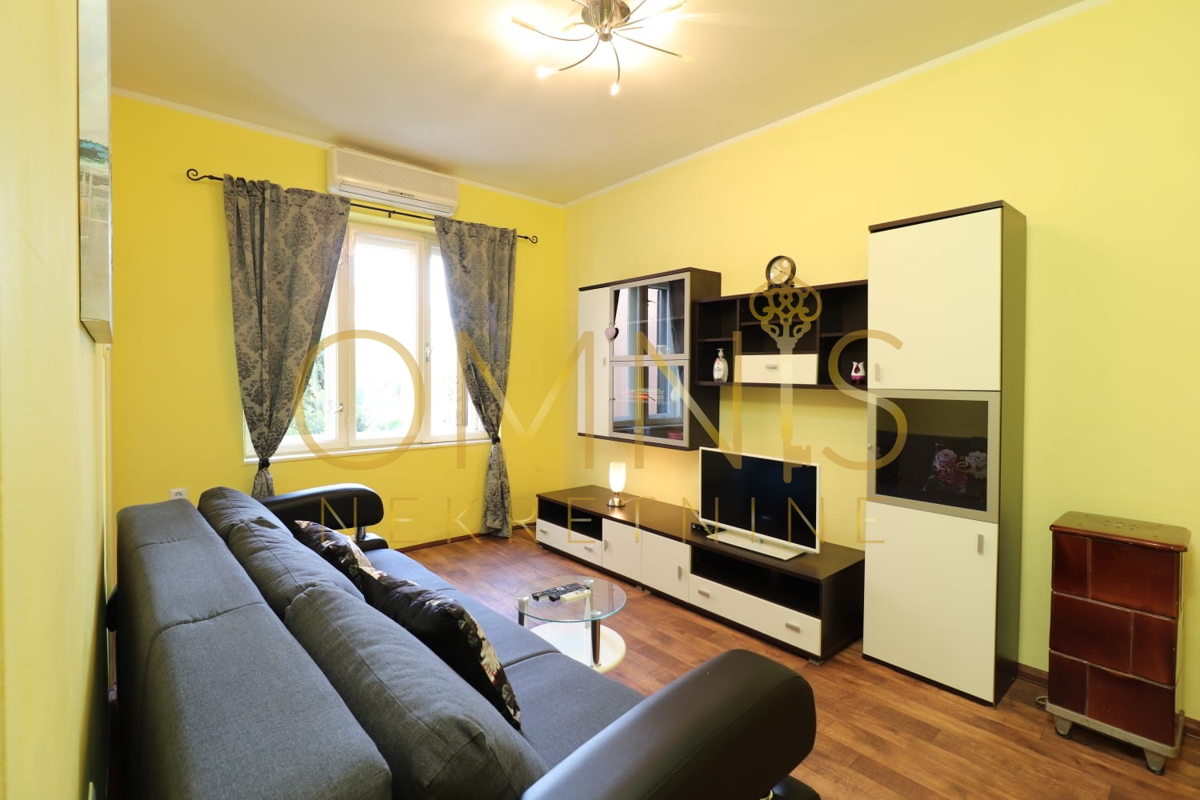 OPATIJA CENTER – čudovito 1S+DB stanovanje 43 m², 50 m od morja, pogled na morje!