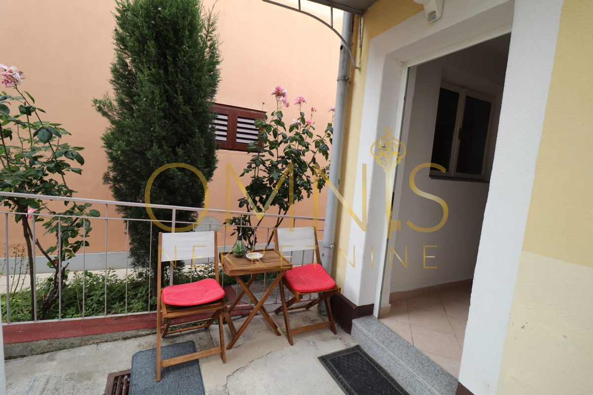 OPATIJA CENTER – čudovito 1S+DB stanovanje 43 m², 50 m od morja, pogled na morje!