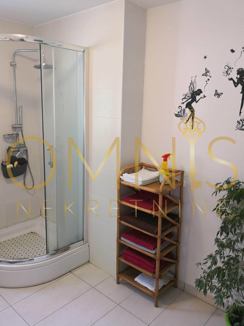 Samostojna hiša na Kastvu – urejena, prostorna in idealna za družinsko življenje ali turizem