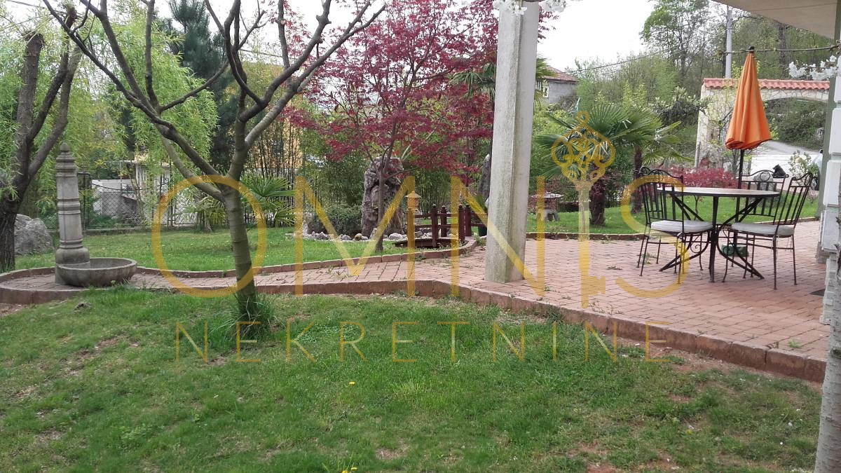 Samostojna hiša na Kastvu – urejena, prostorna in idealna za družinsko življenje ali turizem