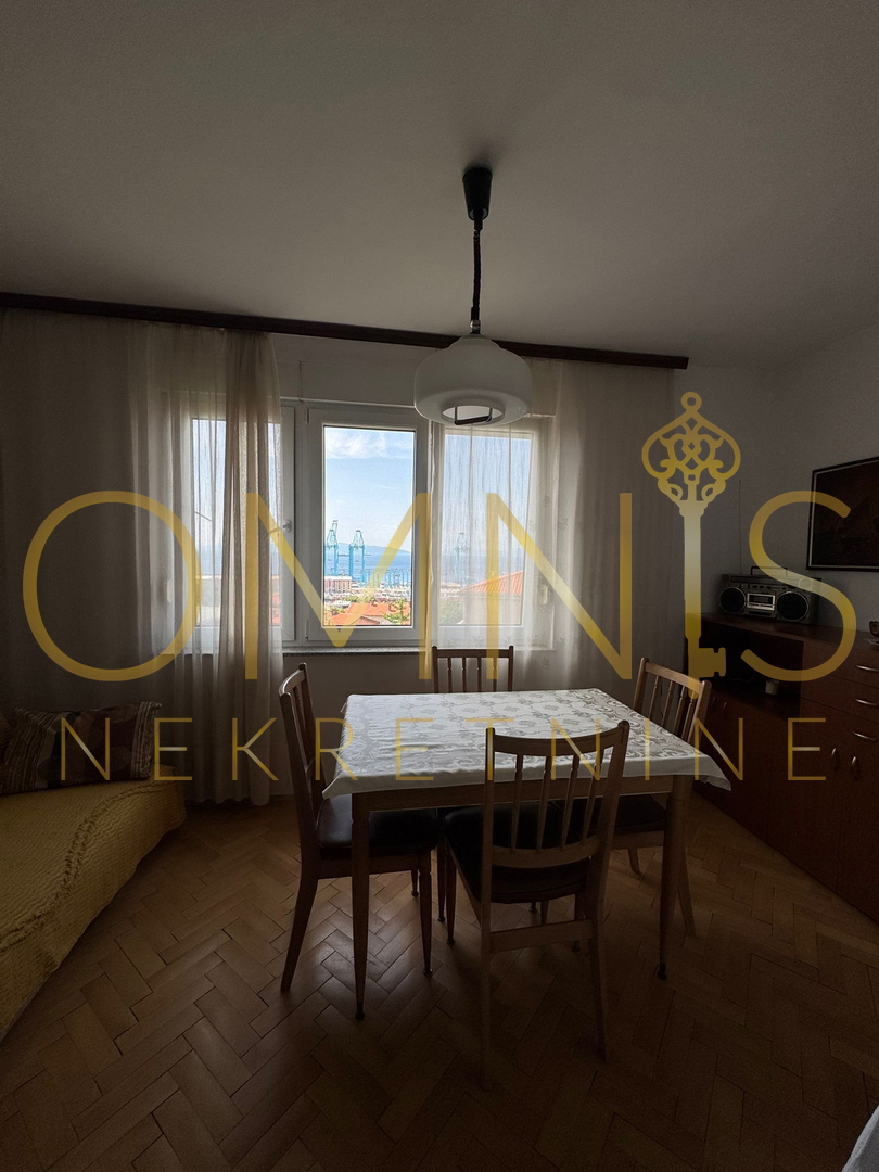 RIJEKA, PODMURVICE – Trosobno stanovanje z balkonom in pogledom na morje, 68 m²