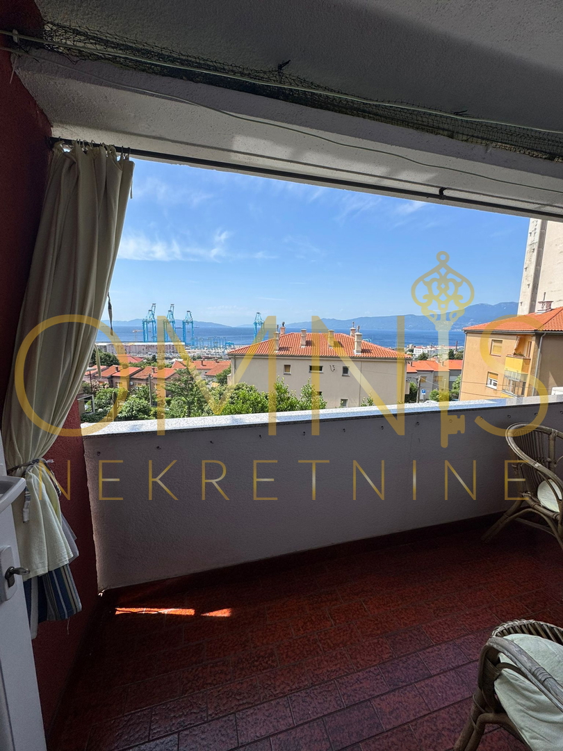 RIJEKA, PODMURVICE – Trosobno stanovanje z balkonom in pogledom na morje, 68 m²