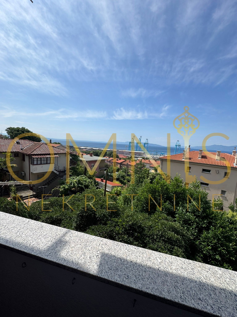 RIJEKA, PODMURVICE – Trosobno stanovanje z balkonom in pogledom na morje, 68 m²