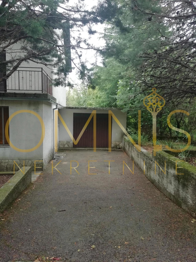 CRIKVENICA – GRIŽANE, hiša 300 m², 5 km od morja, velik vrt 500 m²