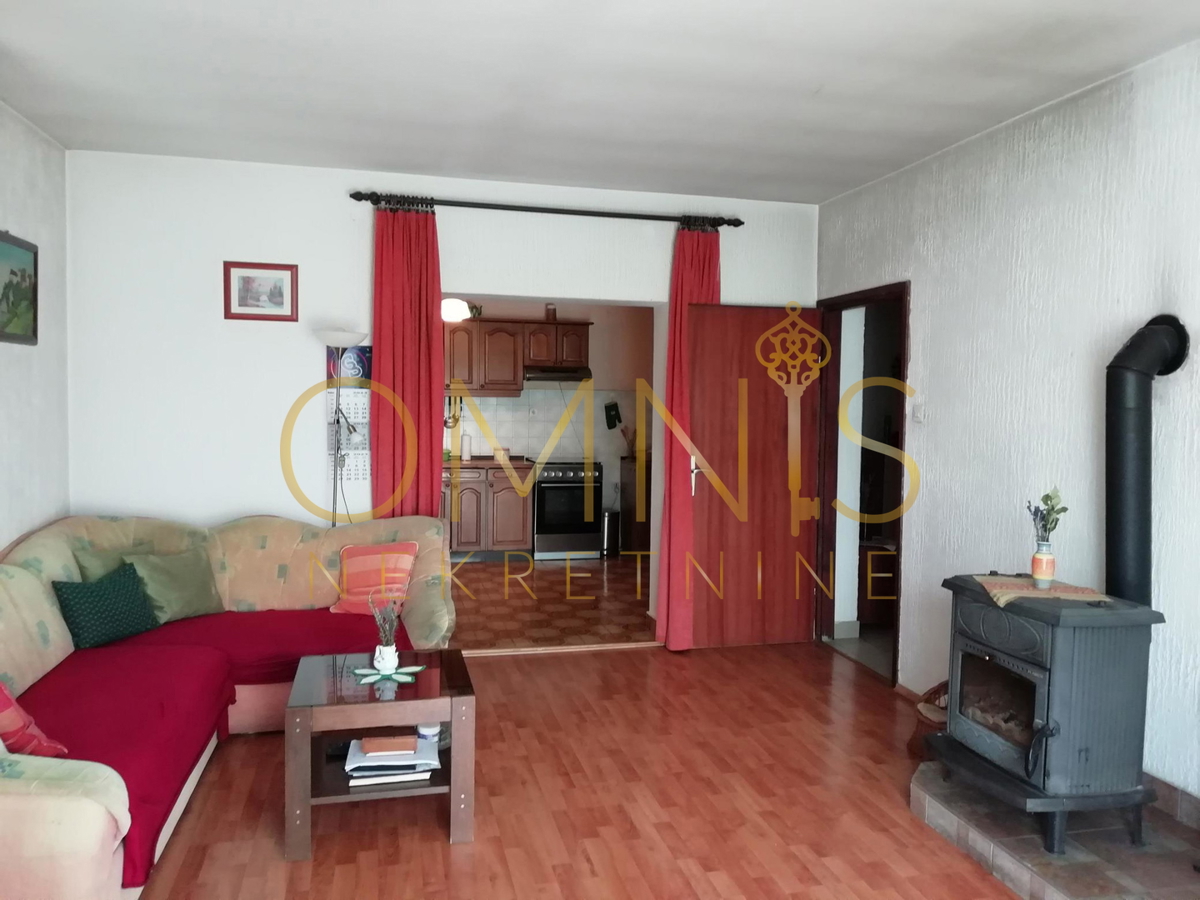 CRIKVENICA – GRIŽANE, hiša 300 m², 5 km od morja, velik vrt 500 m²