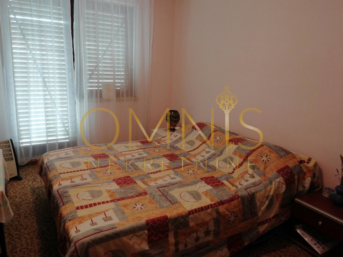 CRIKVENICA – GRIŽANE, hiša 300 m², 5 km od morja, velik vrt 500 m²