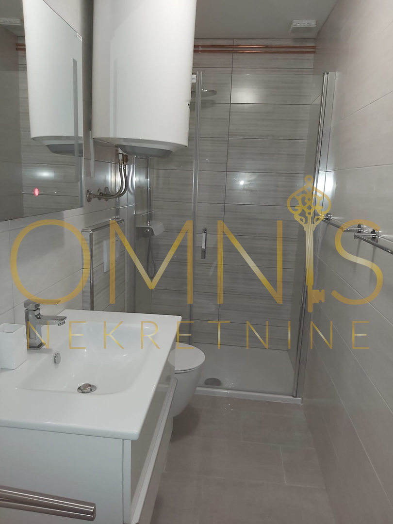 NOVI VINODOLSKI – HIŠA S 3 STANOVANJI, 150 M OD MORJA, PANORAMSKI RAZGLED