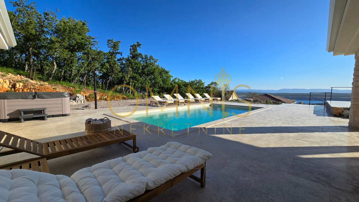 Crikvenica, Jadranovo - Luksuzna vila s bazenom  
Crikvenica, Jadranovo - Luksuzna vila s bazenom