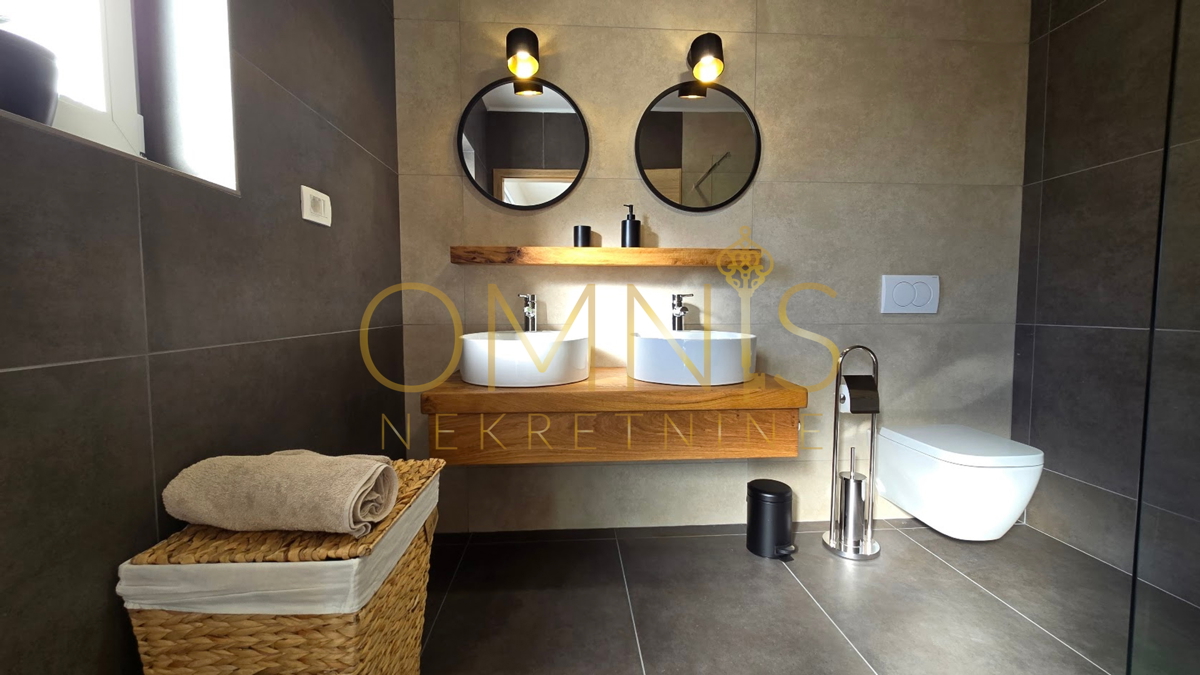 Crikvenica, Jadranovo - Luksuzna vila s bazenom  
Crikvenica, Jadranovo - Luksuzna vila s bazenom