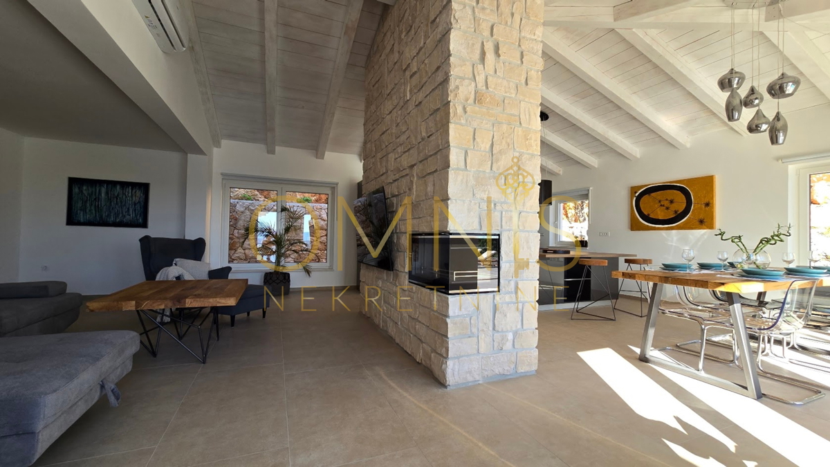 Crikvenica, Jadranovo - Luksuzna vila s bazenom  
Crikvenica, Jadranovo - Luksuzna vila s bazenom