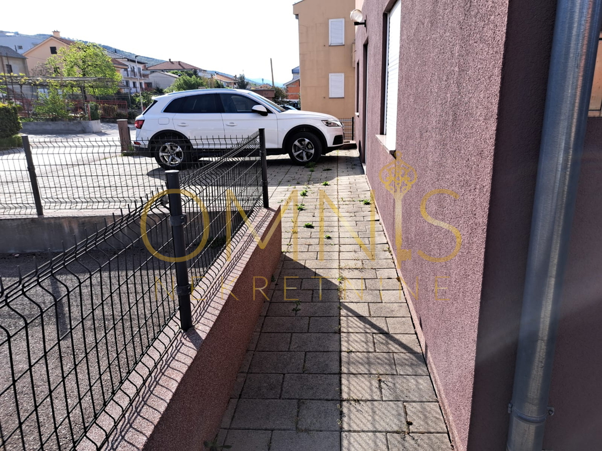 Crikvenica, stanovanje 100 m2, 2 sobe + dnevna soba, 3 parkirna mesta, prodaja!