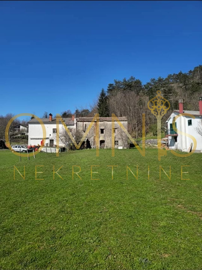 Klana, 1780 m2, starina za prenovo (100 m2) Prodaja!