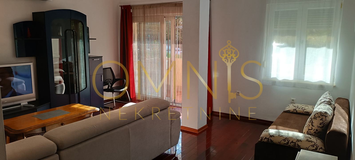 Stan Rijeka, Srdoči, 57 m² – parkirišče, terasa, novejša gradnja