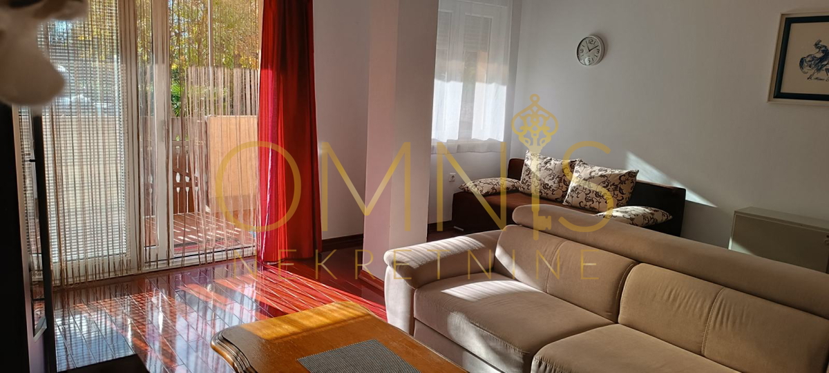 Stan Rijeka, Srdoči, 57 m² – parkirišče, terasa, novejša gradnja