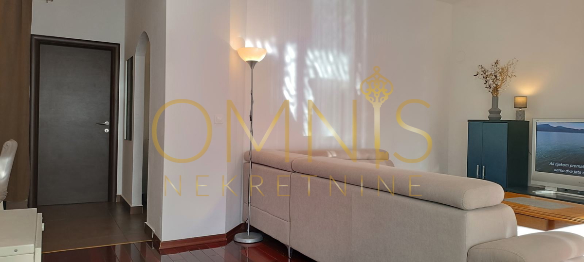 Stan Rijeka, Srdoči, 57 m² – parkirišče, terasa, novejša gradnja