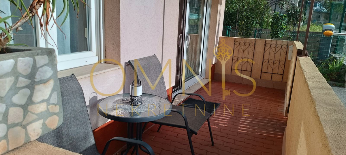 Stan Rijeka, Srdoči, 57 m² – parkirišče, terasa, novejša gradnja