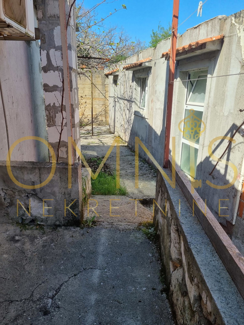 Kastav, hiša 200 m2, začeta gradnja, prodaja!