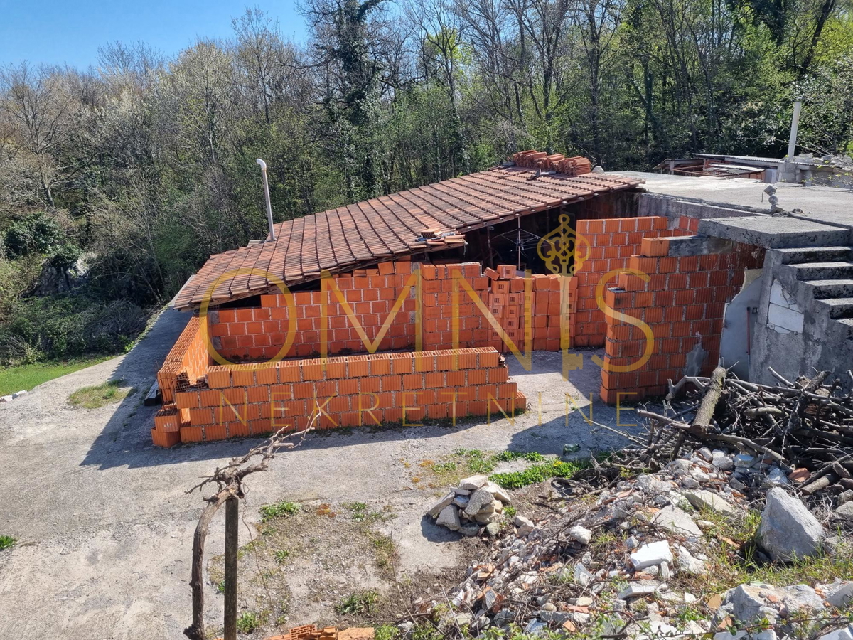 Kastav, hiša 200 m2, začeta gradnja, prodaja!