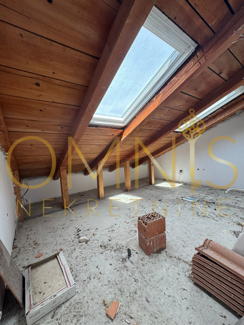 Dvoetažno stanovanje – 102 m², v surovi gradnji, odličen potencial