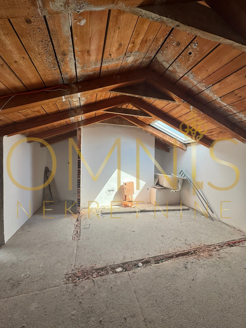 Dvoetažno stanovanje – 102 m², v surovi gradnji, odličen potencial