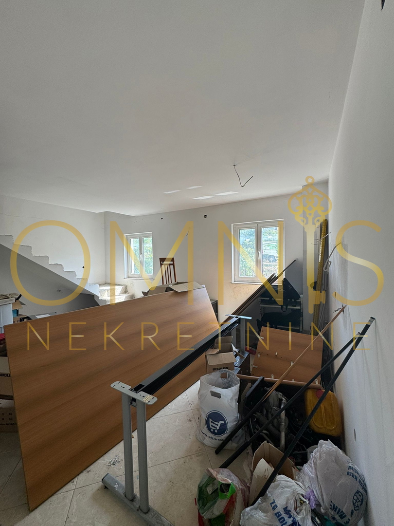 Dvoetažno stanovanje – 102 m², v surovi gradnji, odličen potencial