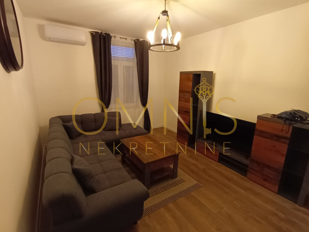 RIJEKA – CENTER, adaptirano stanovanje 4S+DB z velikim balkonom, 98 m²