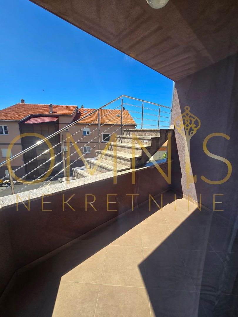 Crikvenica, 2S+DB, 100 m2, 3 parkirna mesta, prodaja!