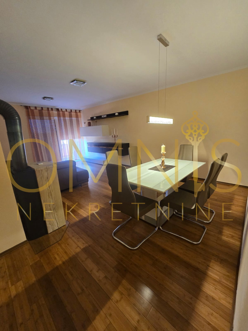 Crikvenica, 2S+DB, 100 m2, 3 parkirna mesta, prodaja!