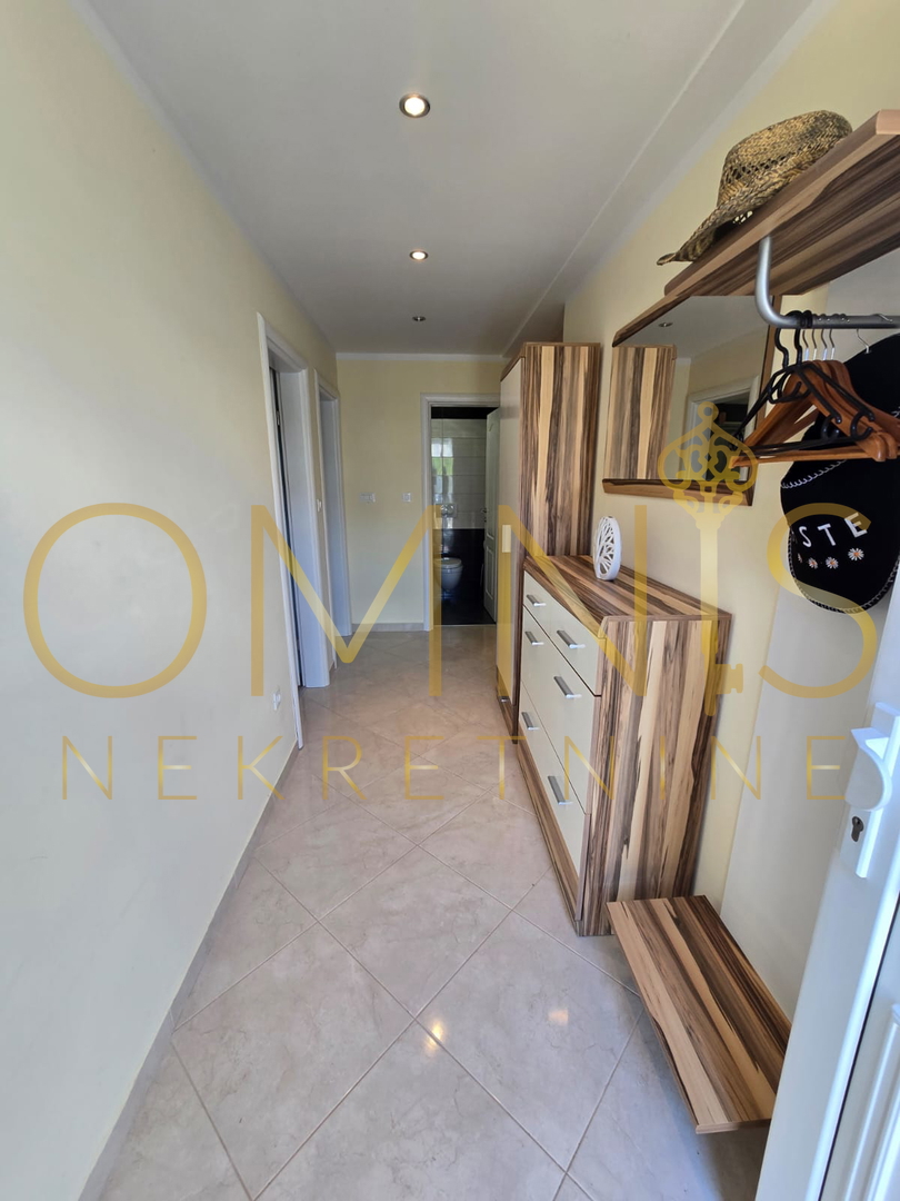 Crikvenica, 2S+DB, 100 m2, 3 parkirna mesta, prodaja!