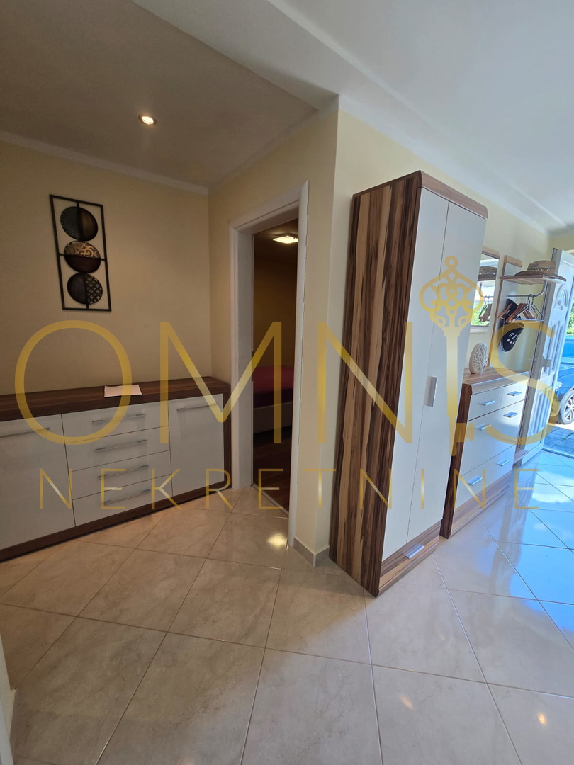 Crikvenica, 2S+DB, 100 m2, 3 parkirna mesta, prodaja!
