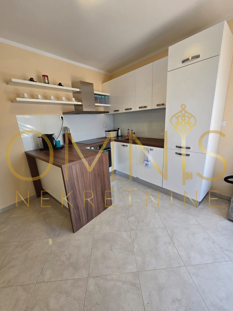 Crikvenica, 2S+DB, 100 m2, 3 parkirna mesta, prodaja!