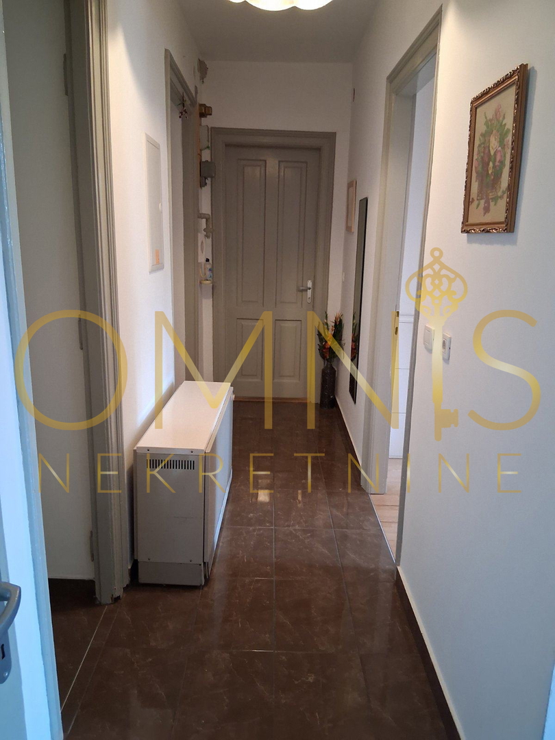 Rijeka, Školjić – trisobno stanovanje 67 m², 1. nadstropje, odlična lega
