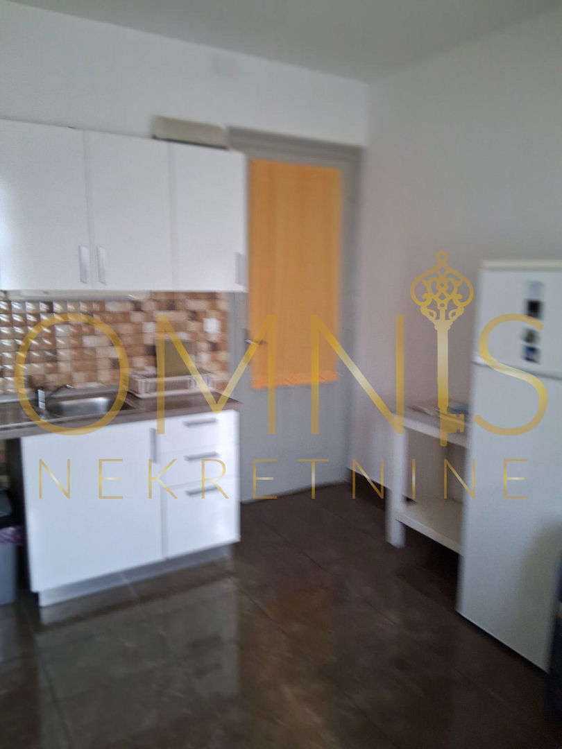 Rijeka, Školjić – trisobno stanovanje 67 m², 1. nadstropje, odlična lega