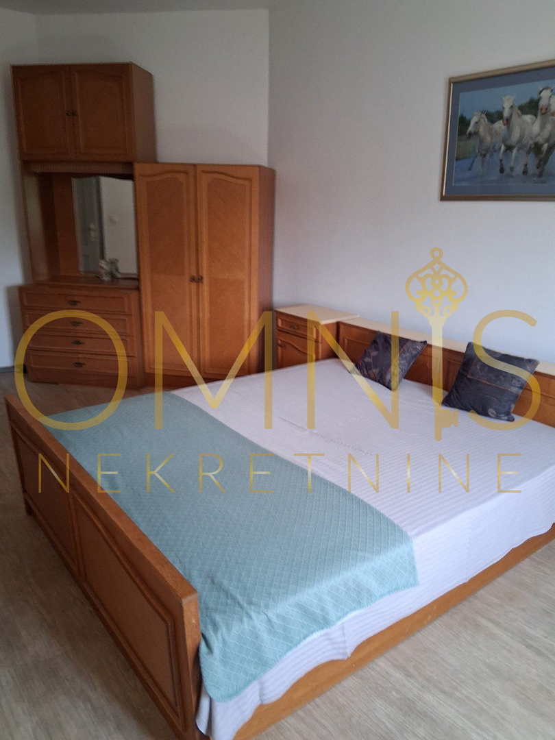 Rijeka, Školjić – trisobno stanovanje 67 m², 1. nadstropje, odlična lega