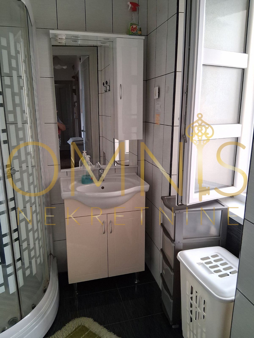 Rijeka, Školjić – trisobno stanovanje 67 m², 1. nadstropje, odlična lega