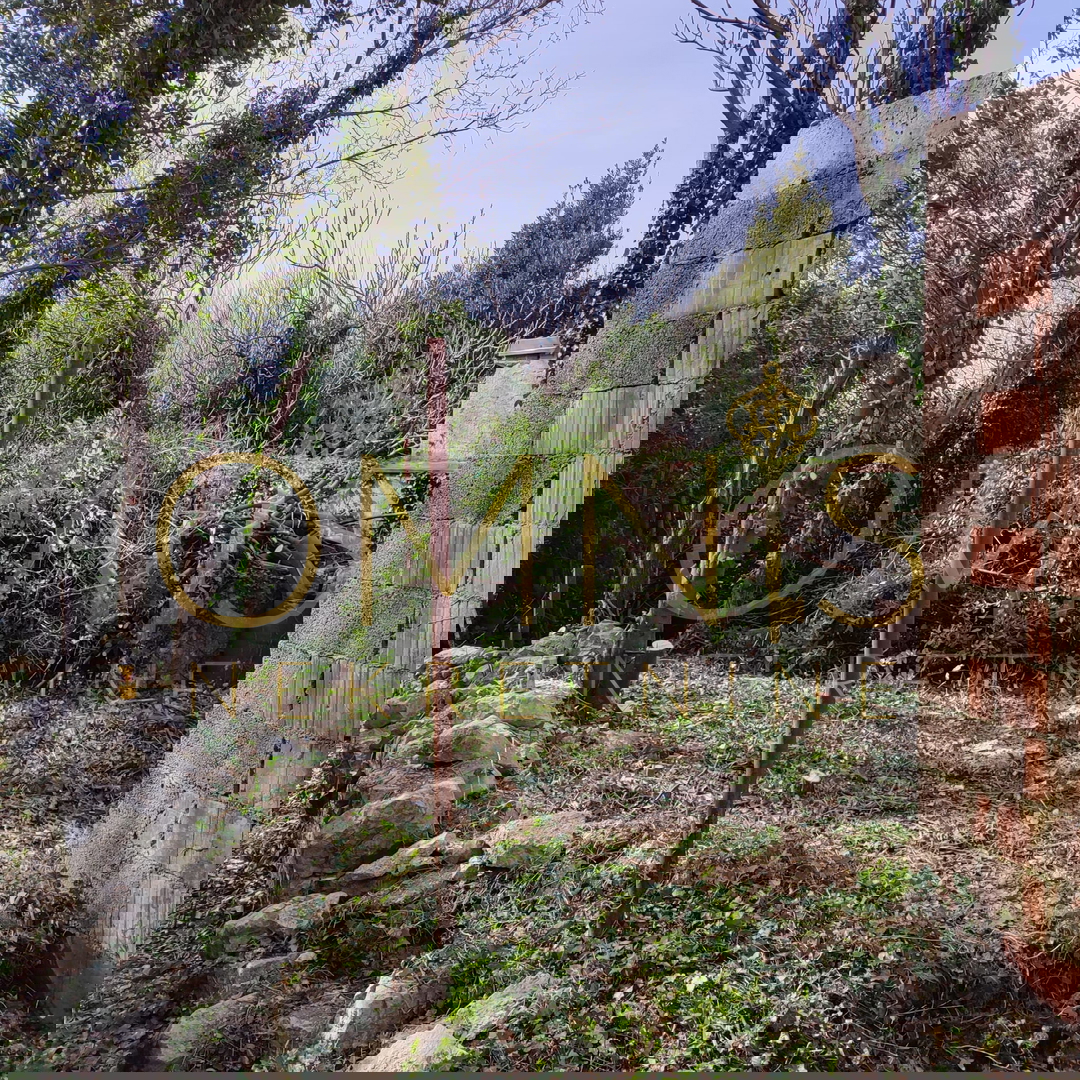 Prodaja se hiša v roh-bau stanju v Jadranovu, 98 m², z zemljiščem – blizu morja